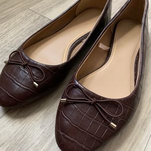 Brown faux leather Flats